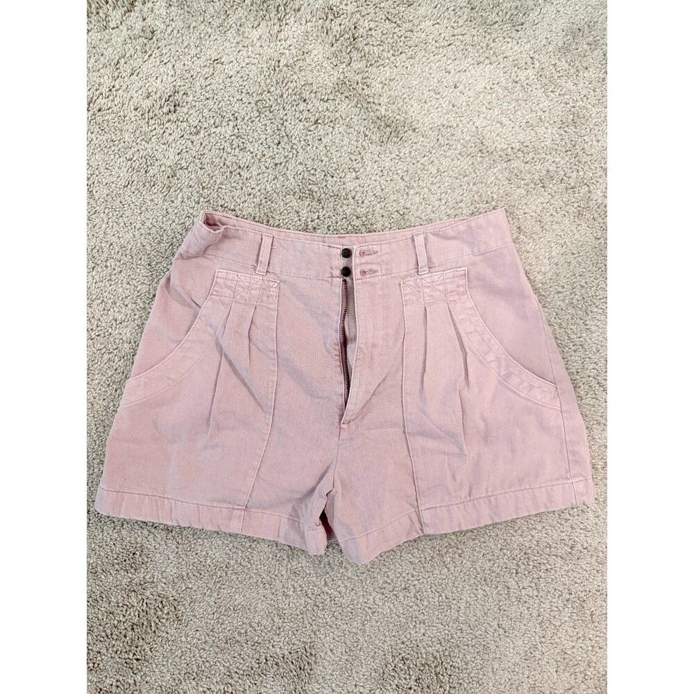 Universal Thred Pleated Shorts